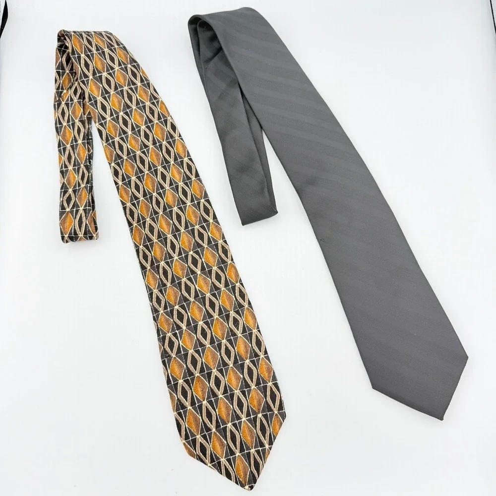Lot of 2 Mens Ties Pierre‎ Cardin Black Stripe & Isaac Zelcer Geometric Diamond
